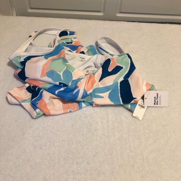 Old Navy - Picture 3 of 3